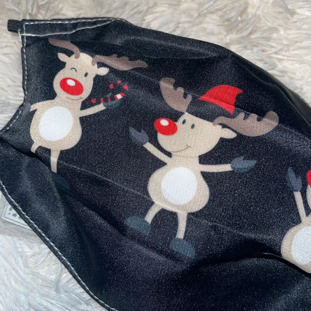 6/$20 New playing reindeer face mask